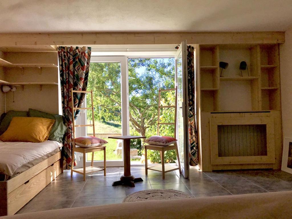 Chambre Jazzy - Gite Les Zazous Lormes Exterior photo